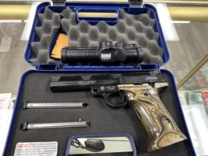 Smith & Wesson 22A-1 – .22 LR – Excellent Condition – Bushnell Trophy Red Dot – Case + 2 Mags (USED)